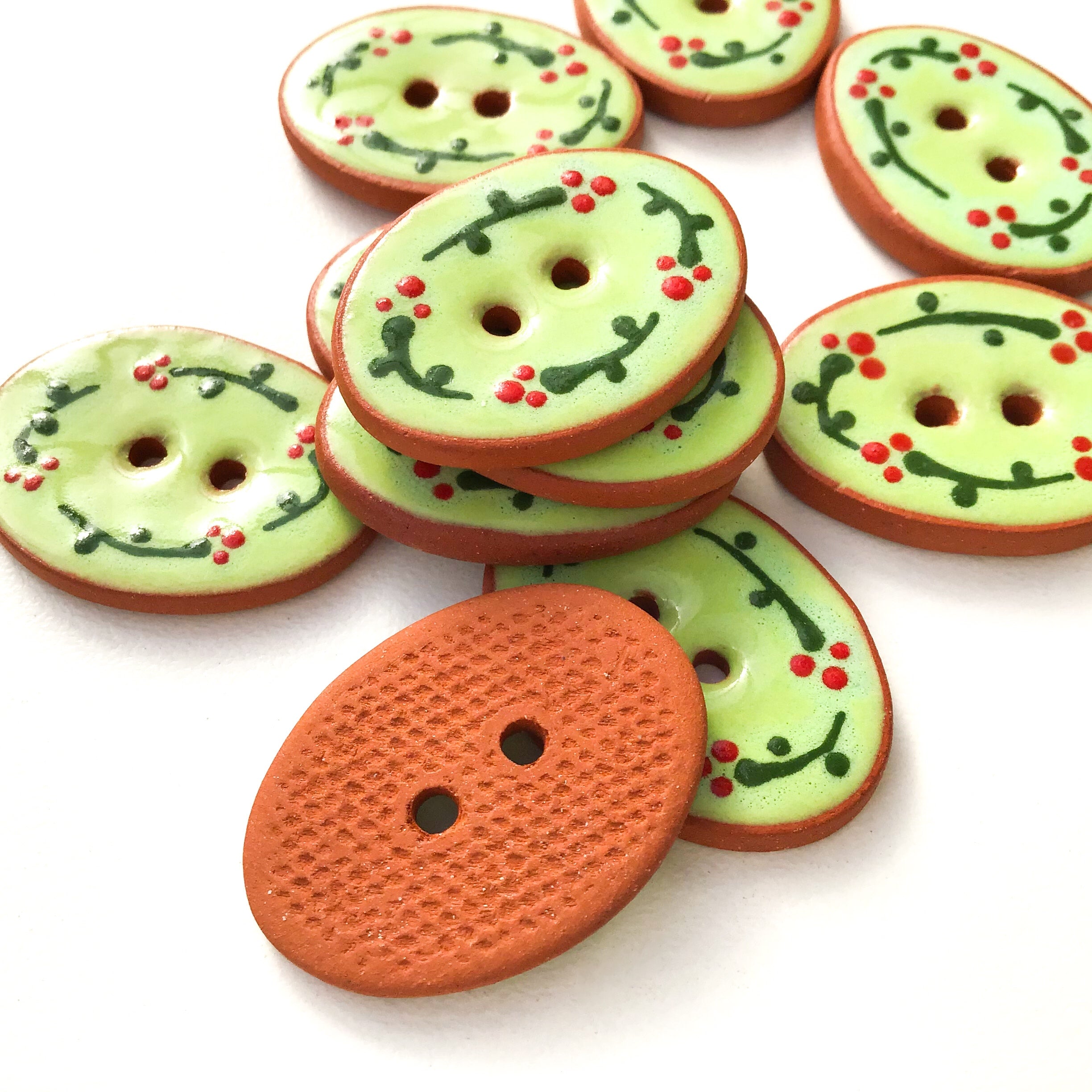 the-place-to-buy-green-ceramic-buttons-with-small-red-flowers-3-4-x-1-1-16-online-sale_2.jpg