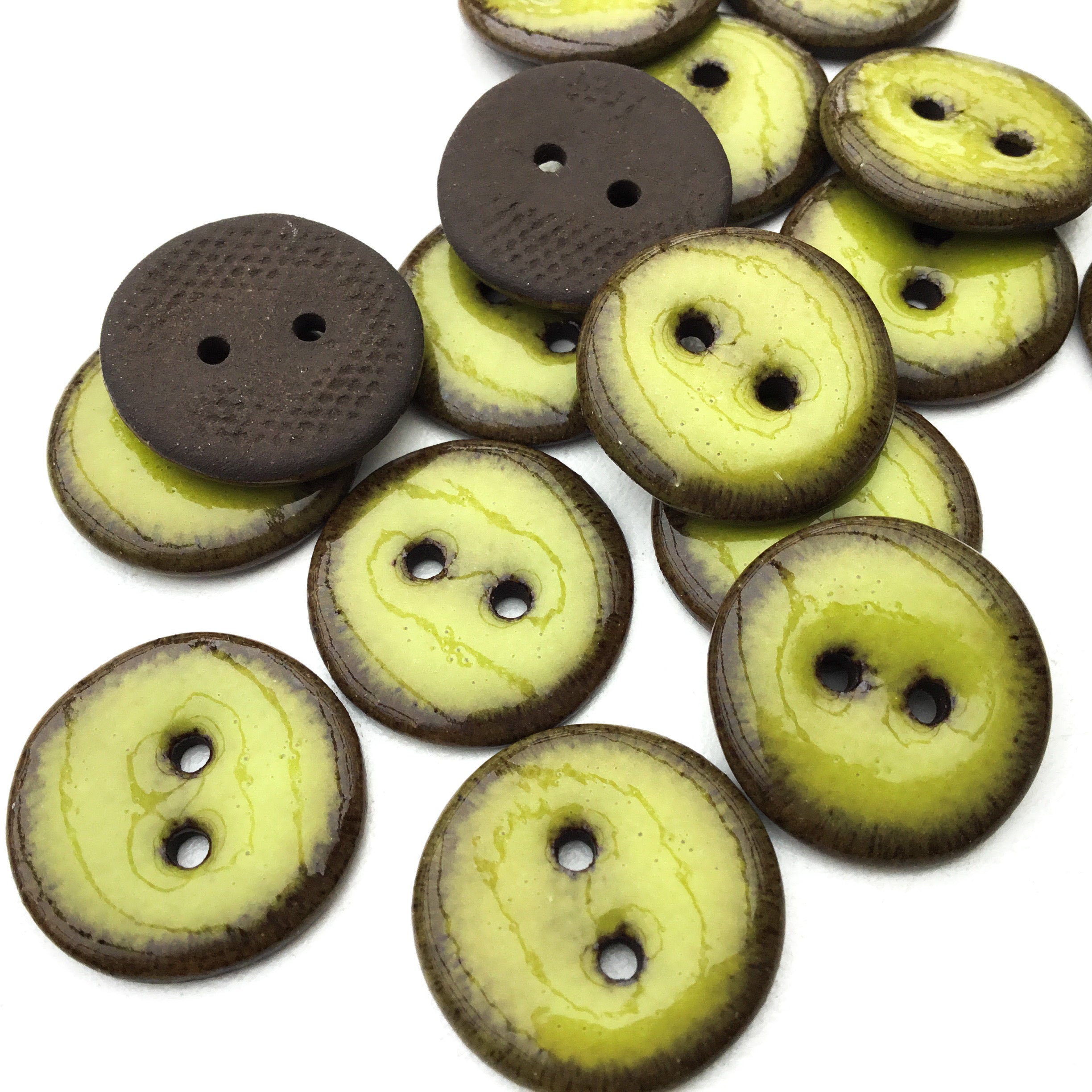 your-online-source-for-chartreuse-black-clay-button-3-4-discount_1.jpg